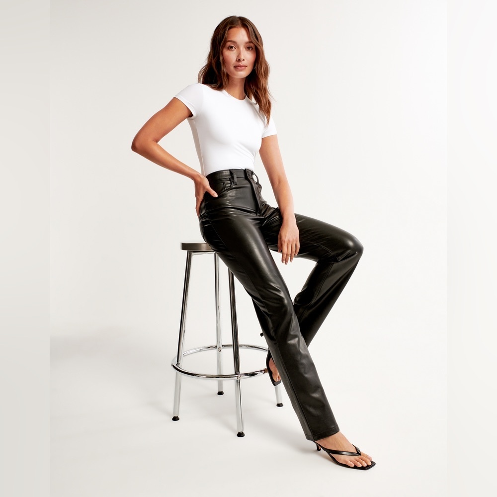 Vegan Leather 90s Straight Pant, Abercrombie & Fitch, Size 30
